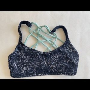 Lululemon sports bra size 6 black/green